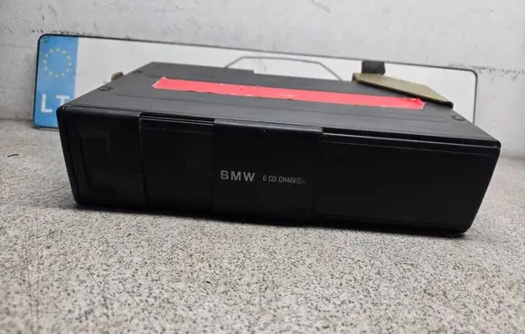 BMW 5 E39 CD/DVD changer 65128361584