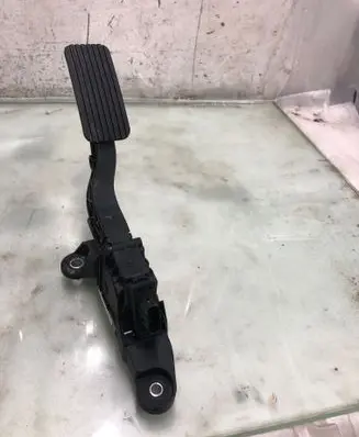 Hyundai Kona II Accelerator throttle pedal 00136810