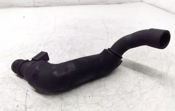 Mercedes-Benz Vito Viano W639 Breather hose/pipe A6110100082