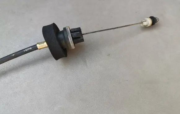 Subaru Impreza II Throttle cable 