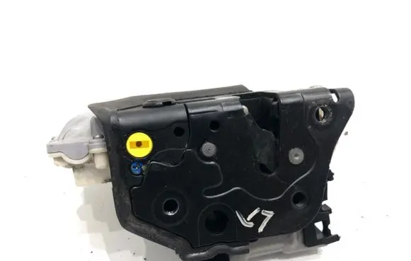 Audi A4 S4 B8 8K Rear door lock 8K0839015