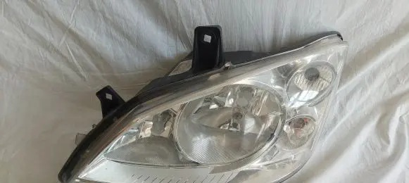 Mercedes-Benz Vito Viano W639 Headlight/headlamp A6398201861