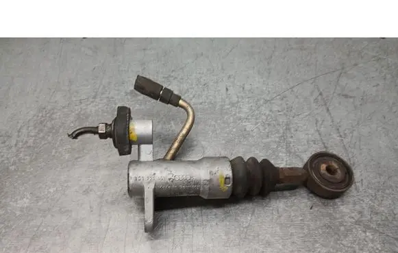 Audi A4 S4 B5 8D Clutch master cylinder 8D1721401