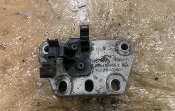 Volkswagen Golf VII Other engine bay part 5QE199588B AC43500