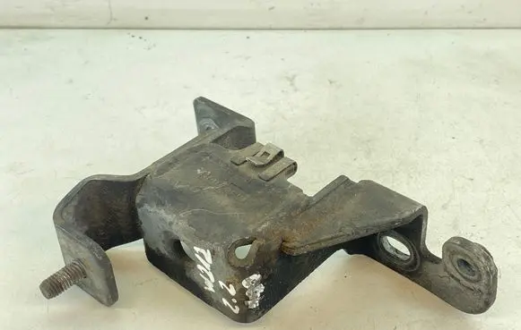 Mercedes-Benz E W212 Engine mounting bracket A2124900440