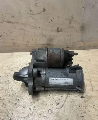 Ford Focus Starter motor 8V2111000AE