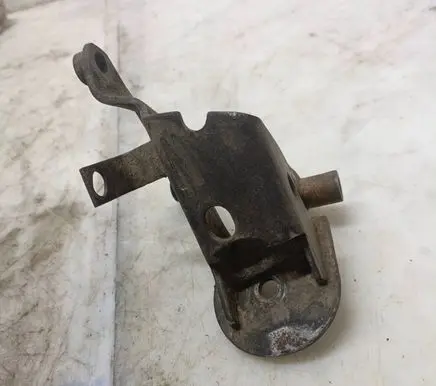 Volkswagen Golf II Engine mounting bracket 191199273C