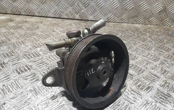 Nissan X-Trail T30 Power steering pump 8h305 51173125