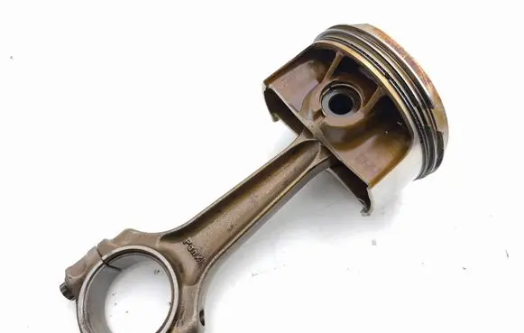 Maserati Quattroporte Piston with connecting rod 724212