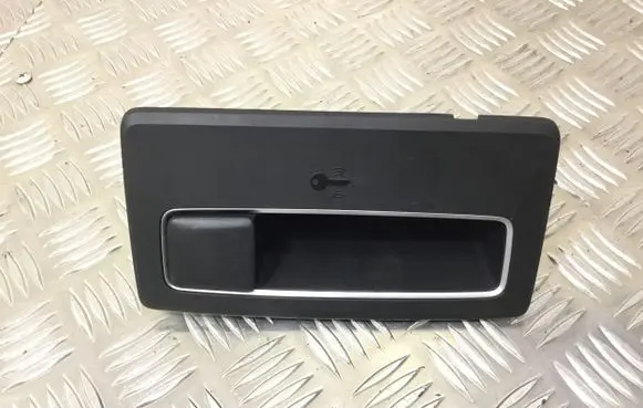 Mercedes-Benz S W222 Glove box A2228211600