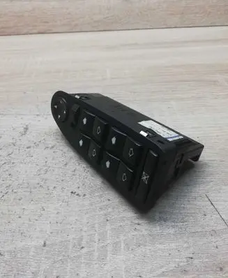 BMW 5 E39 Electric window control switch 8380646