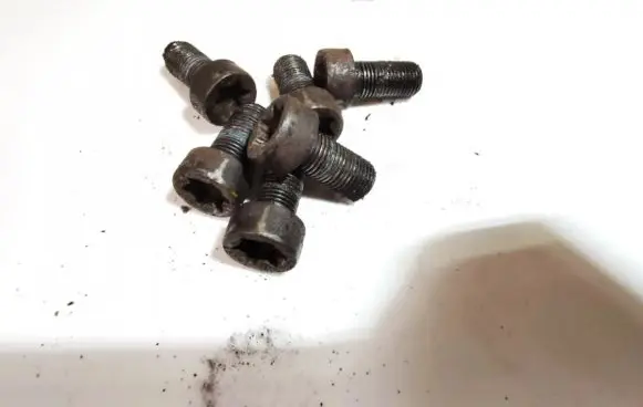 Nuts/bolts