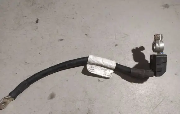 Audi A6 S6 C6 4F Positive cable (battery) 8K0915181
