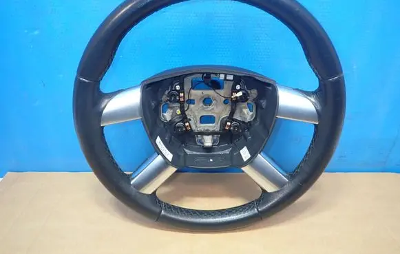 Ford Focus Steering wheel 4M513600BL3ZHE