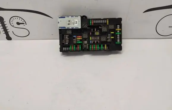 BMW i4 Relay mounting block 5A44CE1 11812010