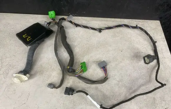Volvo XC70 Front door wiring loom 8697909