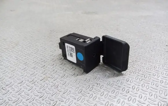 Opel Meriva B AUX in-socket connector 13339485