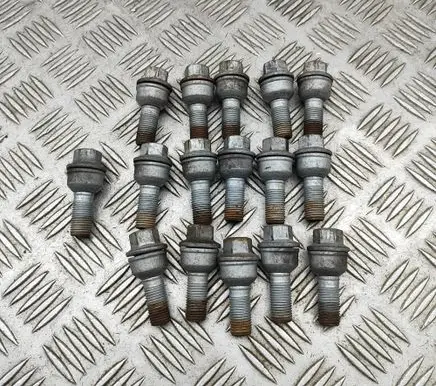 Audi Q7 4M Nuts/bolts 8R0601295