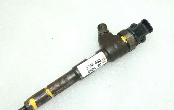 Renault Captur Fuel injector 166000121R H8201453073