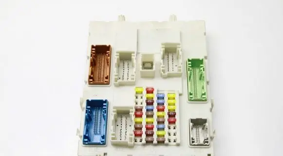 Ford Focus Fuse module BV6T14014BPA