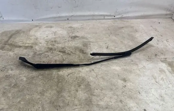 Audi A3 S3 8V Front wiper blade arm 8V1955408E