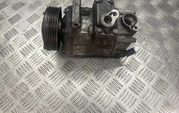 Volkswagen Touran I Air conditioning (A/C) compressor (pump) 1K0820803Q 8676F 12600803563