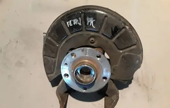 Skoda Yeti (5L) Front wheel hub
