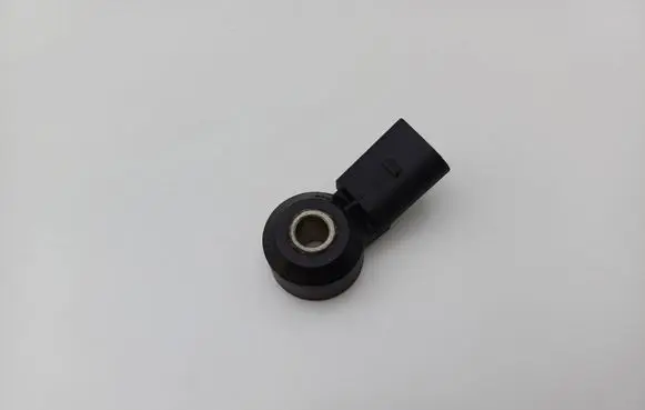 Volkswagen PASSAT B6 Detonation knock sensor 030905377C