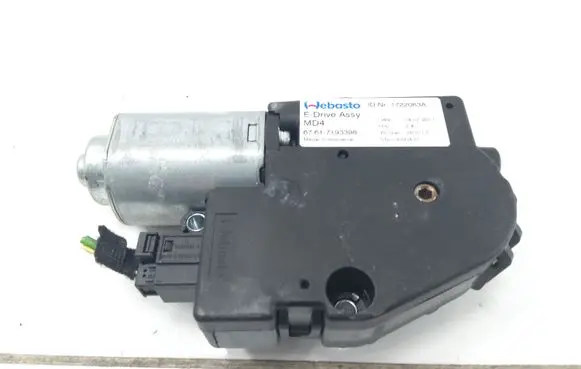 BMW 1 E81 E87 Front door window regulator motor 1722063A