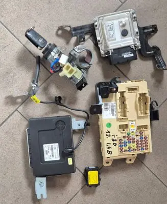 Hyundai i30 Engine ECU kit and lock set 39110-2BGB3