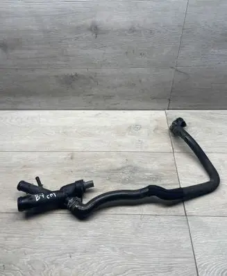Volkswagen PASSAT B7 Engine coolant pipe/hose 3AA122157