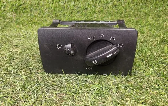 Ford Mondeo Mk III Light switch 4S7T13A024GA