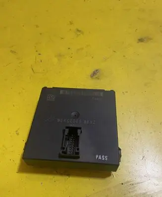 Mercedes-Benz S W221 Door control unit/module A2215407045 2215407045