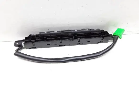 Head unit multimedia control