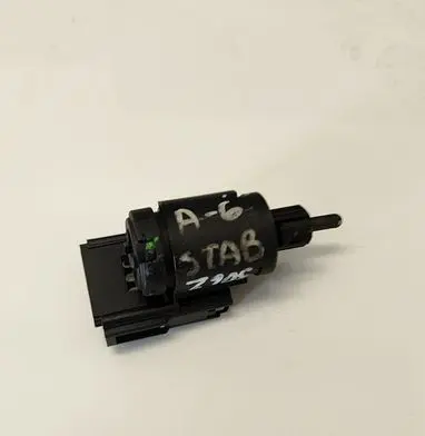 Volkswagen Golf Plus Brake pedal sensor switch 3B0945511C