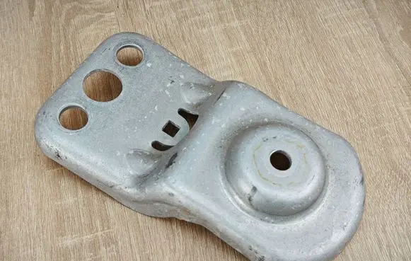 BMW 4 G22 G23 G24 G26 Radiator mount bracket 6876805