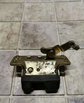 Opel Astra G Tailgate/trunk/boot lock/catch/latch 90563999