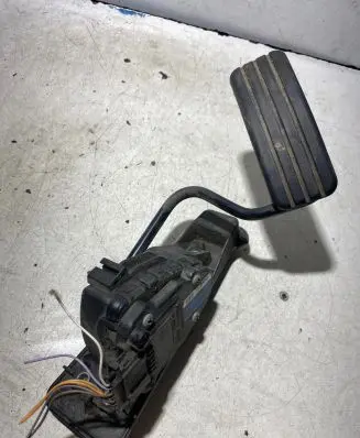 Renault Espace - Grand espace IV Accelerator throttle pedal 8200007513 6PV00811918
