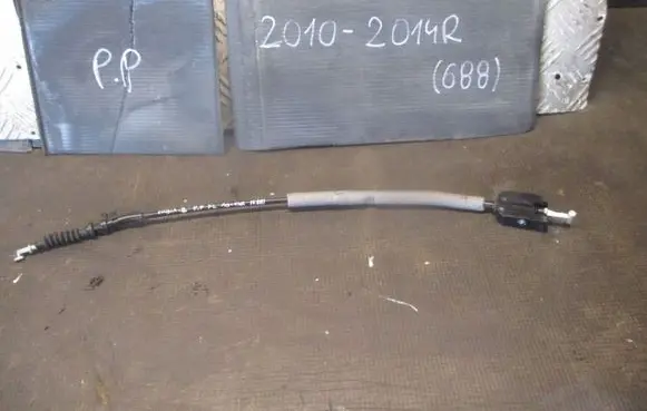 Skoda Fabia Mk2 (5J) Front door cable line 