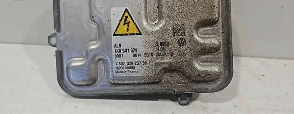 Volkswagen Touran I Headlight ballast module Xenon 1K0941329 130732925700 10EEG100058