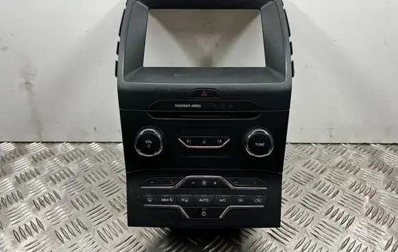 Ford Galaxy Radio/GPS head unit trim EM2T18E245AAMD5 EM2T18E245AAM EM2T18E245
