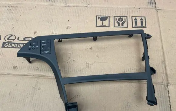 Toyota Prius (XW30) Radio/GPS head unit trim 5547447070