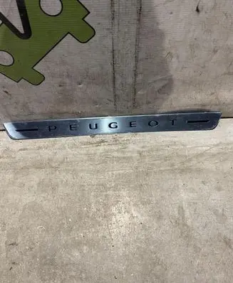 Peugeot 208 Front sill trim cover 9828373080