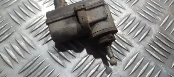 Opel Astra F Headlight level adjustment motor 90413185