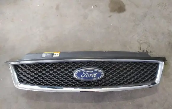 Ford Focus C-MAX Front bumper upper radiator grill