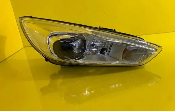 Ford Focus Headlight/headlamp 13d154ae