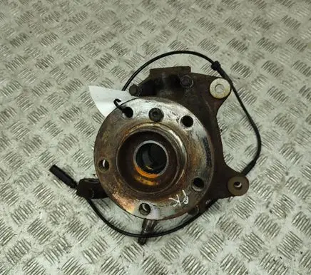 BMW X3 F25 Front wheel hub 6855953