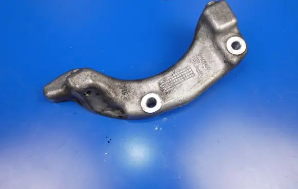 Volvo S90, V90 Engine mounting bracket 31401869
