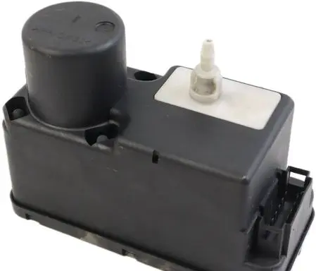 Volkswagen PASSAT B4 Central locking vacuum pump 1H0962257G