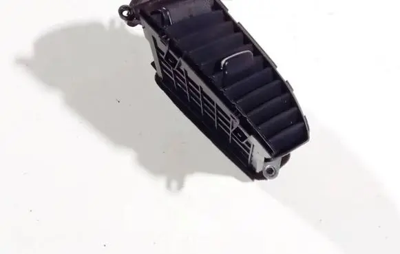 Hyundai Santa Fe Dash center air vent grill 974102b000 97410-2b000